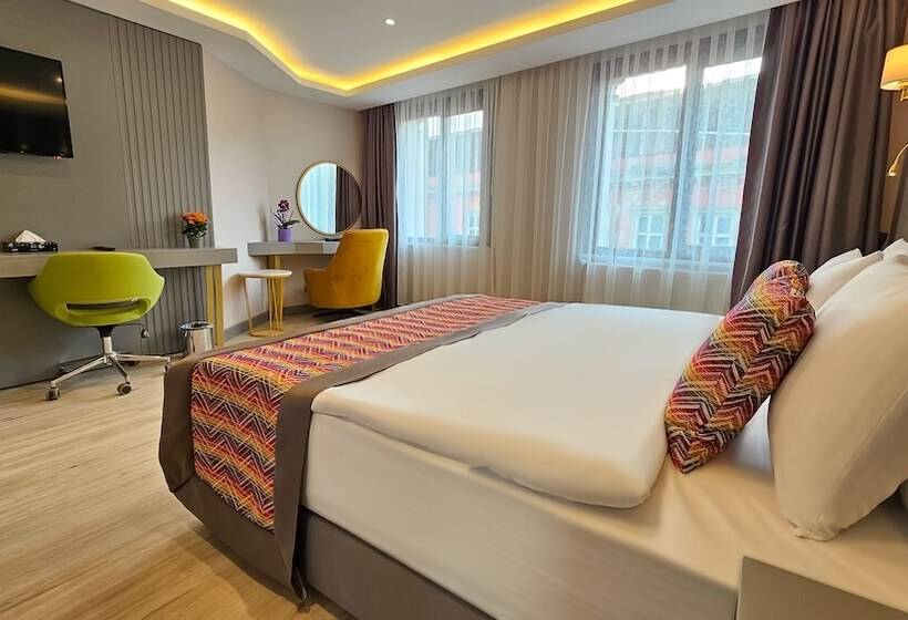 スタンダードルーム, The Külsümz