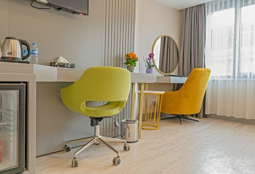 スタンダードルーム, The Külsümz