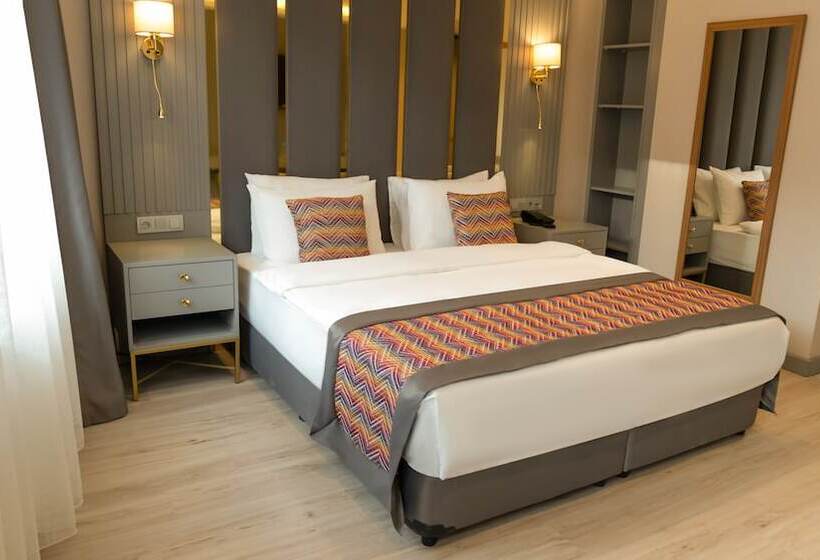 スタンダードルーム, The Külsümz