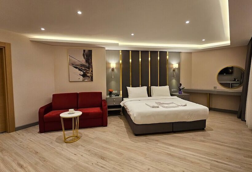 デラックスルーム, The Külsümz