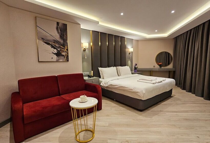 デラックスルーム, The Külsümz