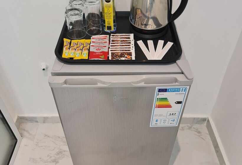 غرفة قياسية, White Garden