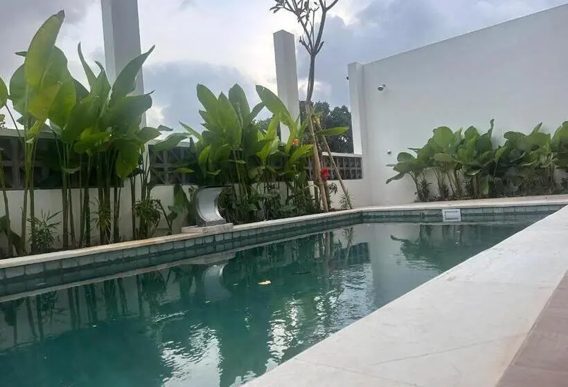 Villa 2 Makuuhuonetta, Inori Villas