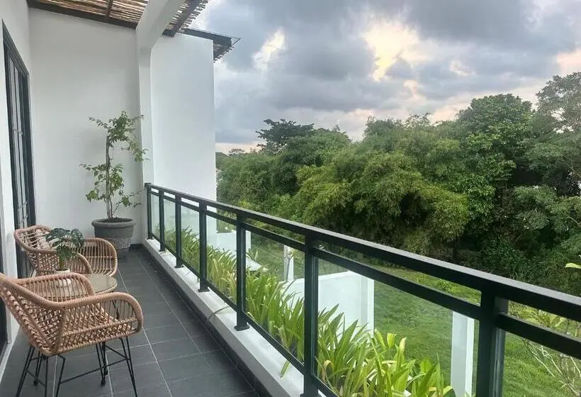Villa 2 Makuuhuonetta, Inori Villas
