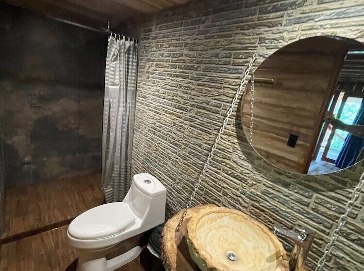 חדר אקונומי לארבעה, Hostal Mocambo Beach