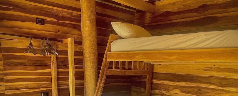 מיטה בחדר משותף, Hostal Mocambo Beach