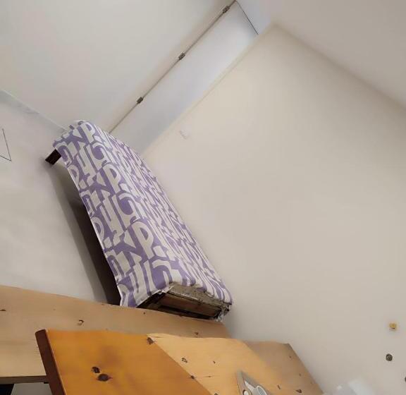 اتاق خانوادگی, Casa Augusta 4