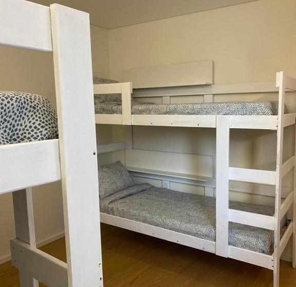 تختخواب در اتاق مشترک, Casa Augusta 4