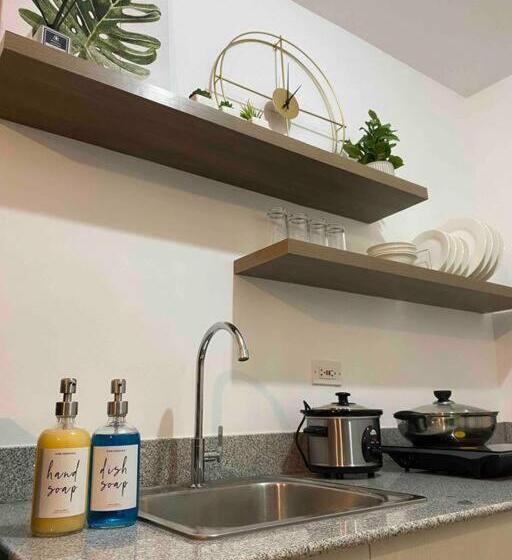 استودیو استاندارد با بالکن, Corner Suite At Cool Suites