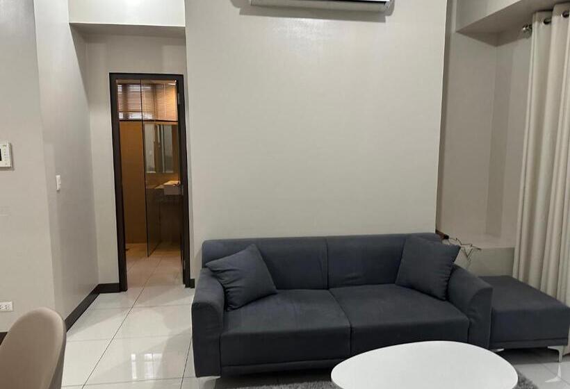 آپارتمان 2 خوابه, Family Home In The Florence Mckinley Hill Taguig