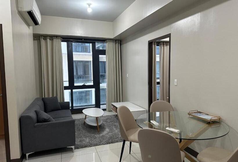 آپارتمان 2 خوابه, Family Home In The Florence Mckinley Hill Taguig