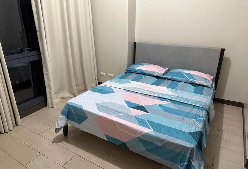 آپارتمان 2 خوابه, Family Home In The Florence Mckinley Hill Taguig