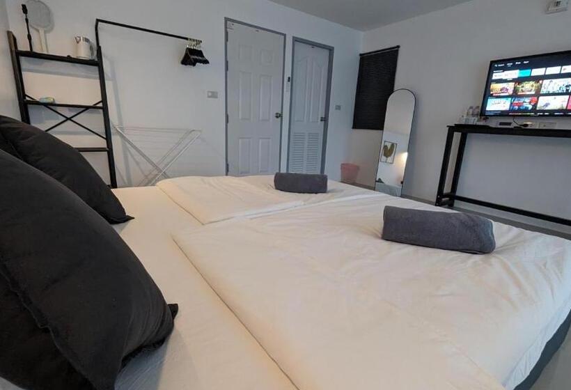 Номер Стандарт с Балконом, Chu Cha S Rooms