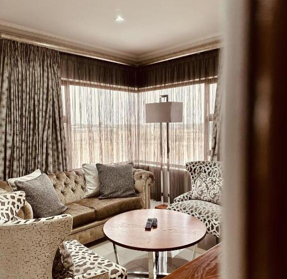 سوییت اجرایی, Destiny