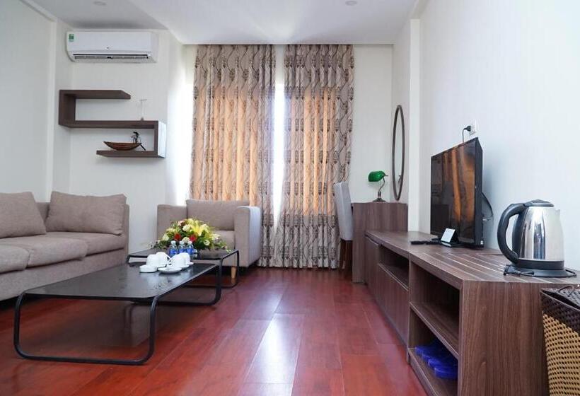 سوییت, Khách Sạn Hữu Nghị