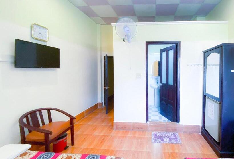 اتاق استاندارد سه نفره, Khách Sạn Nam đô 1