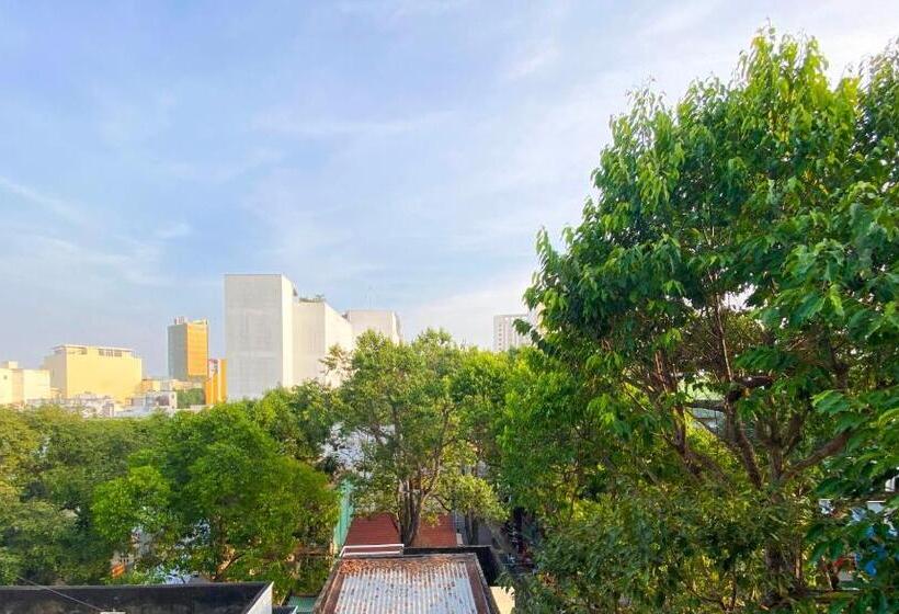 اتاق استاندارد سه نفره, Khách Sạn Nam đô 1