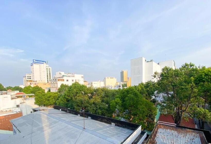 Economy Quadruple Room, Khách Sạn Nam đô 1