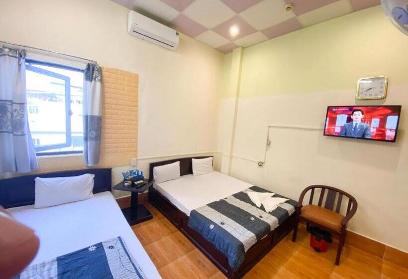 Economy Quadruple Room, Khách Sạn Nam đô 1