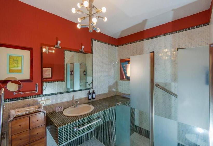 חדר סטנדרט, Utopía