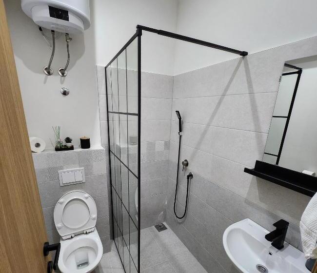 استودیوی لوکس, Magazaki Apartments Tešnjar