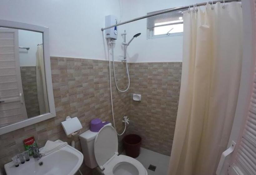 Номер Стандарт, Queenslander Hotel And Restaurant