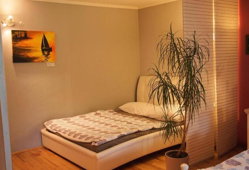 خانه 2 خوابه, Guest House Bitter