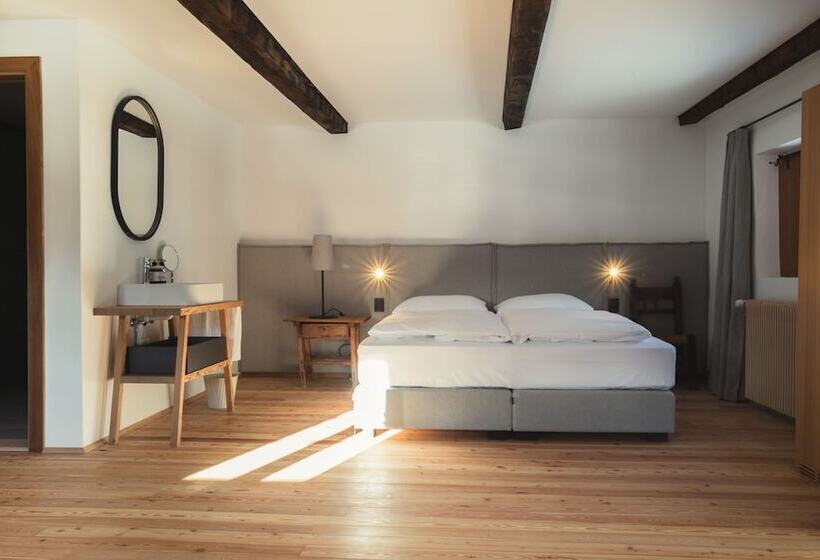 주니어 스위트, Ansitz Heufler