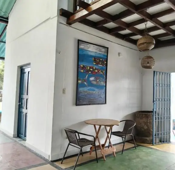 اتاق استاندارد با سرویس بهداشتی مشترک, Chilamar Surf Lodge