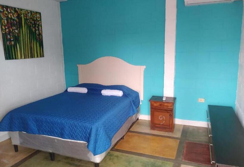 اتاق استاندارد با بالکن, Chilamar Surf Lodge