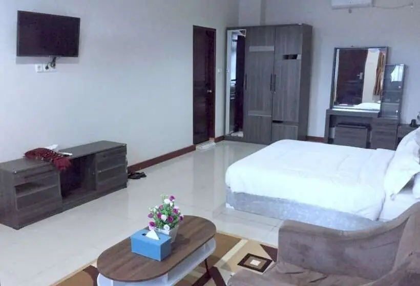Juniorsviitti, Solok Premier