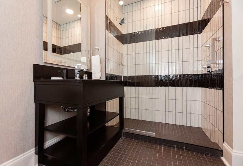 高级大房间, The Rubenstein