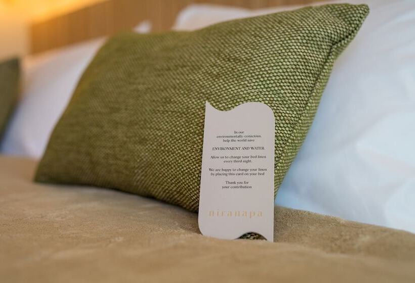 Номер Deluxe Вид на Бассейн, Niranapa Boutique Resort