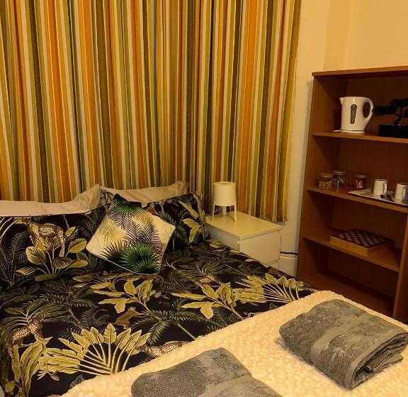 غرفة ديلوكس, House In Antrim Road