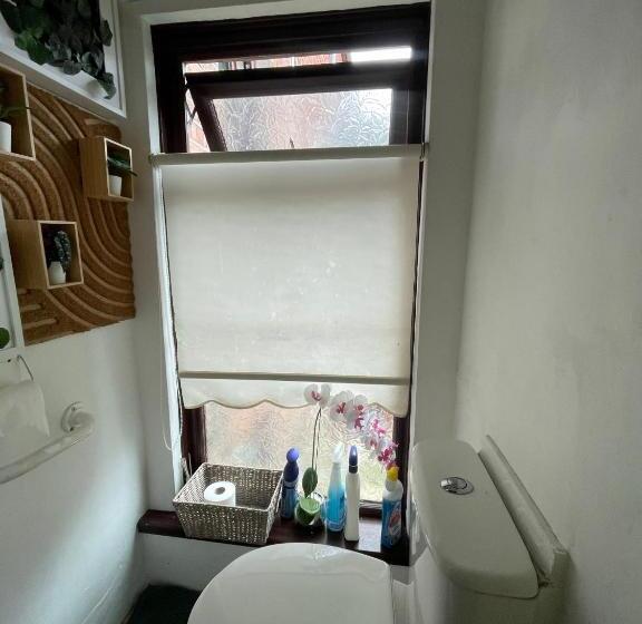 غرفة ديلوكس, House In Antrim Road