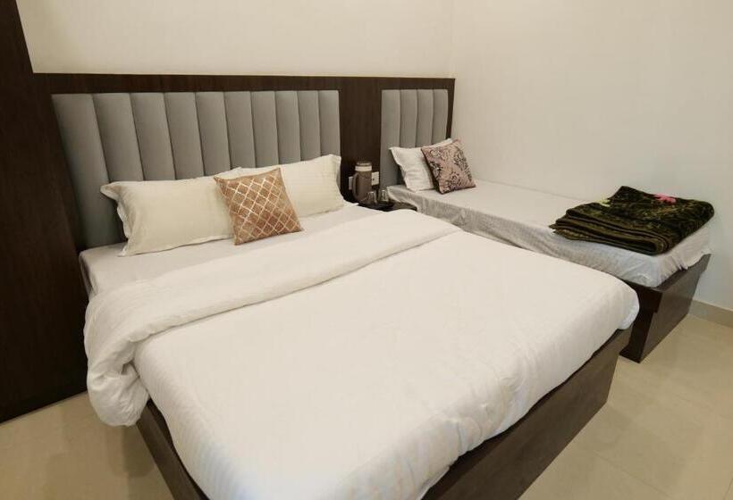 غرفة ديلوكس, The Pinak Hotel And Restaurant