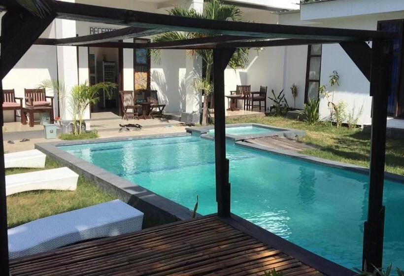 プールビュースタンダードステューディオ, White Sands Resort