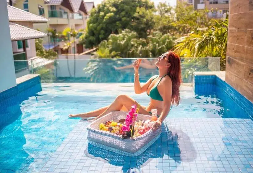 اتاق استاندارد سه تخته با چشمانداز استخر, Suite Piscina Privativa E Café Flutuante