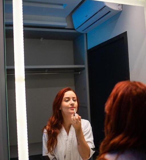 غرفة قياسية ثلاثية مطلة علي حمام السباحة, Suite Piscina Privativa E Café Flutuante