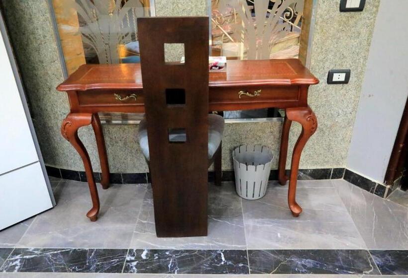 اتاق استاندارد با سرویس بهداشتی مشترک, Villa Scheherazade