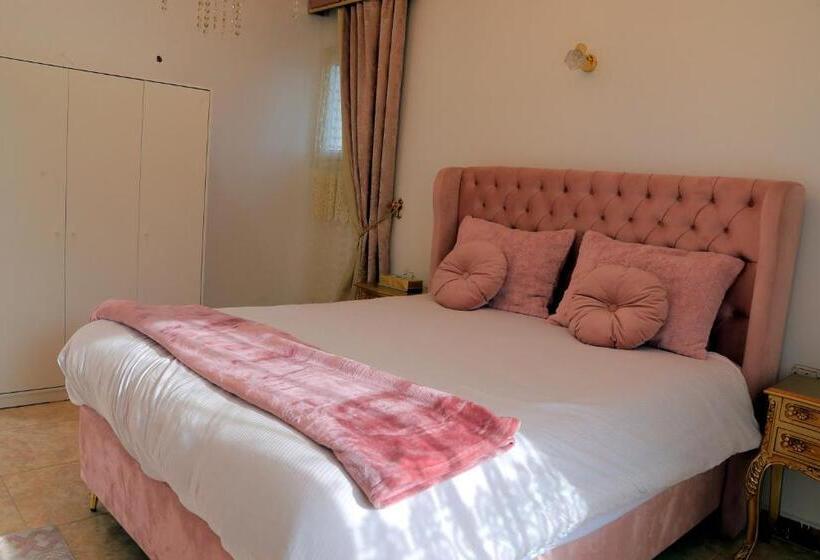 اتاق استاندارد یک نفره, Villa Scheherazade