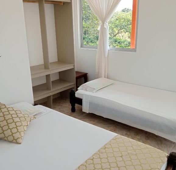 اتاق استاندارد سه نفره, Finca El Turín