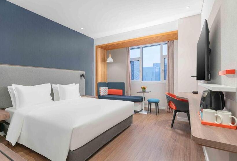 带大床的标准间, Holiday Inn Express Weifang City Center, An Ihg