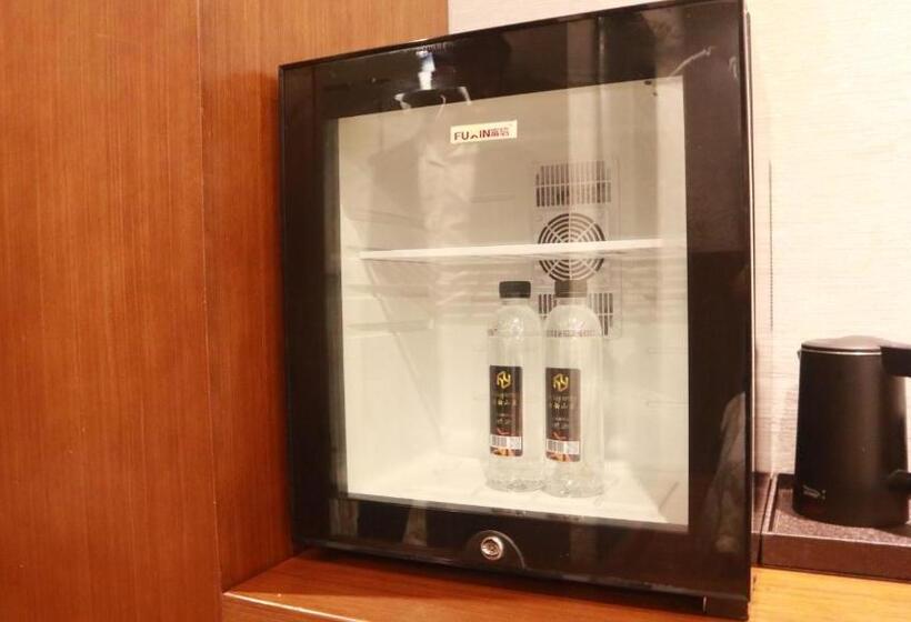 家庭套房, Hx International