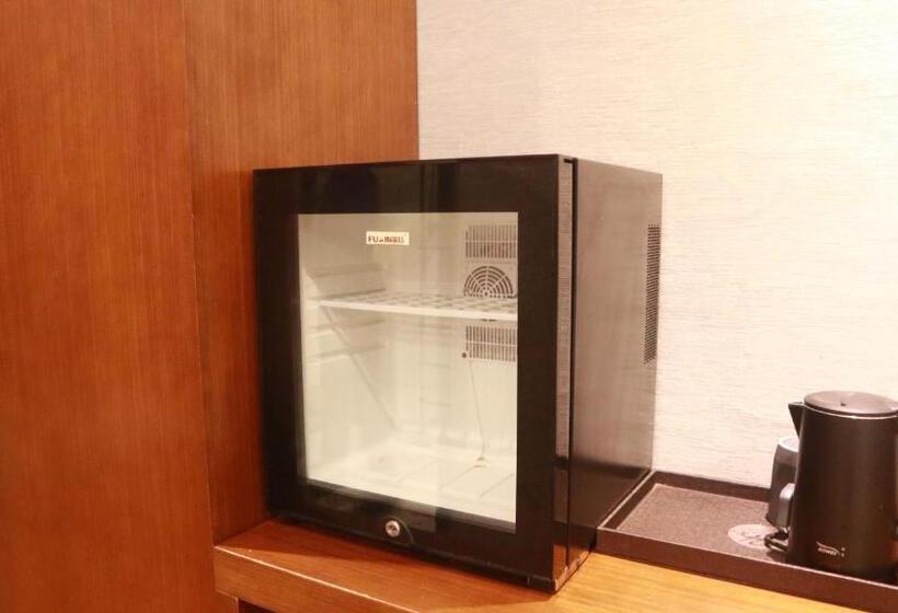 高级大房间, Hx International