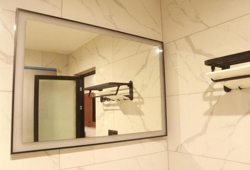 高级大房间, Hx International