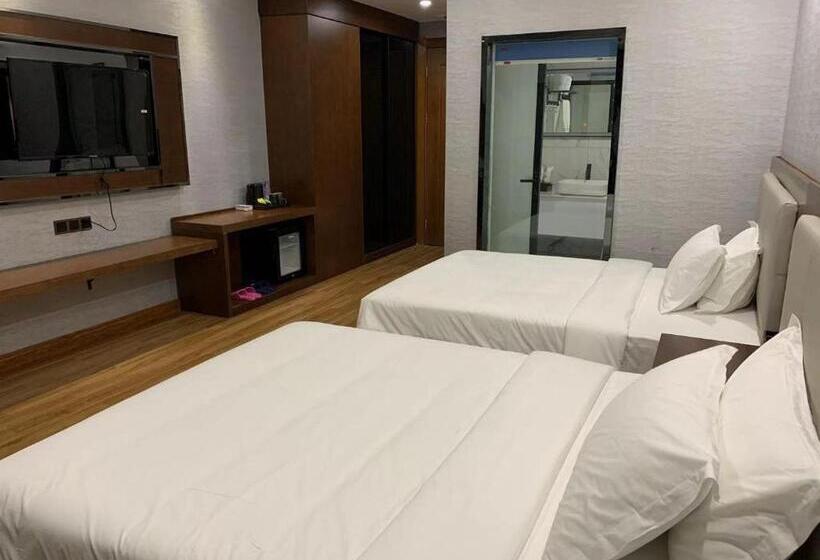 高级大房间, Hx International