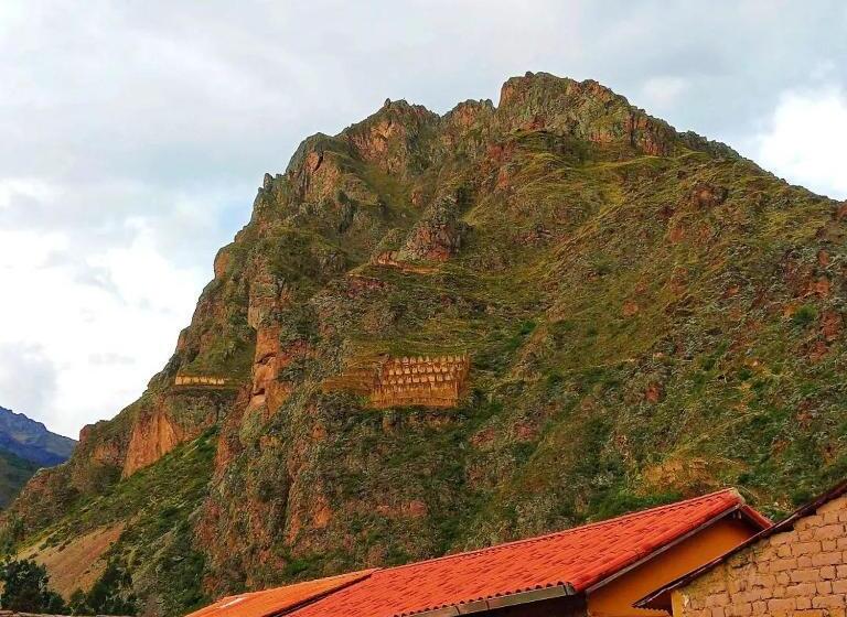 اتاق استاندارد با چشمانداز کوهستان, Punto Sagrado