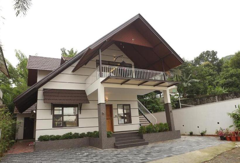 جناح مزوَّد بشرفة, Stayberries Hornbill Villa Athirappilly