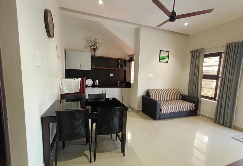 חדר משפחתי, Stayberries Hornbill Villa Athirappilly